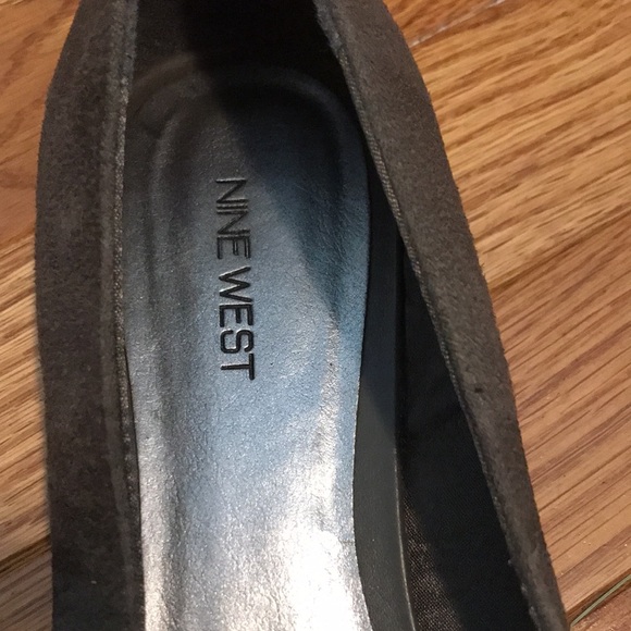 Nine West Gray Flats - Picture 6 of 7